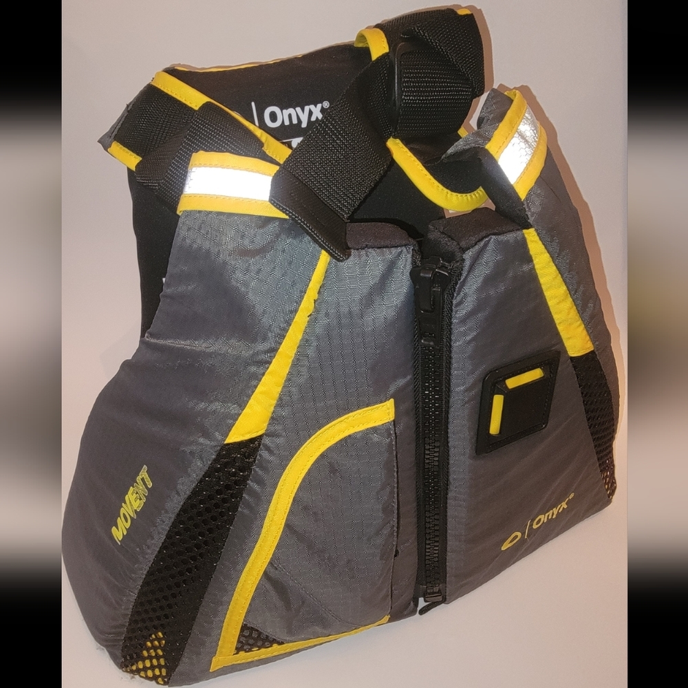🔴NWOT Onyx MoveVent Dynamic Life Vest (Gray/Yellow, KIDS XL/ADULT X